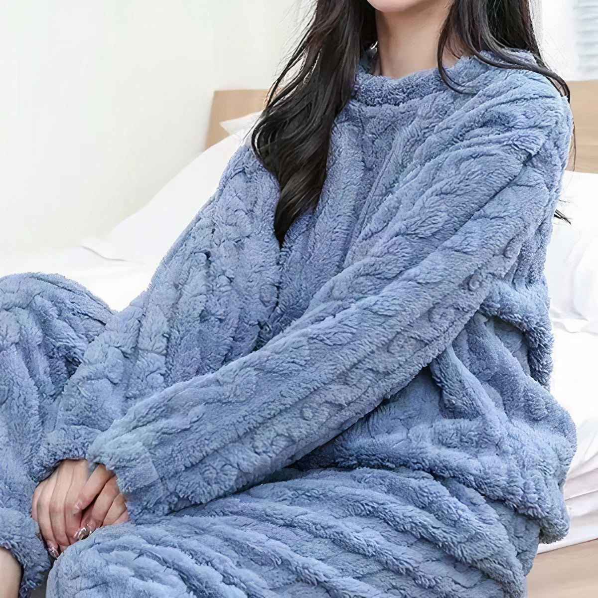 Tia Women's Plush Fluffy Fleece Two-Piece Lounge Set